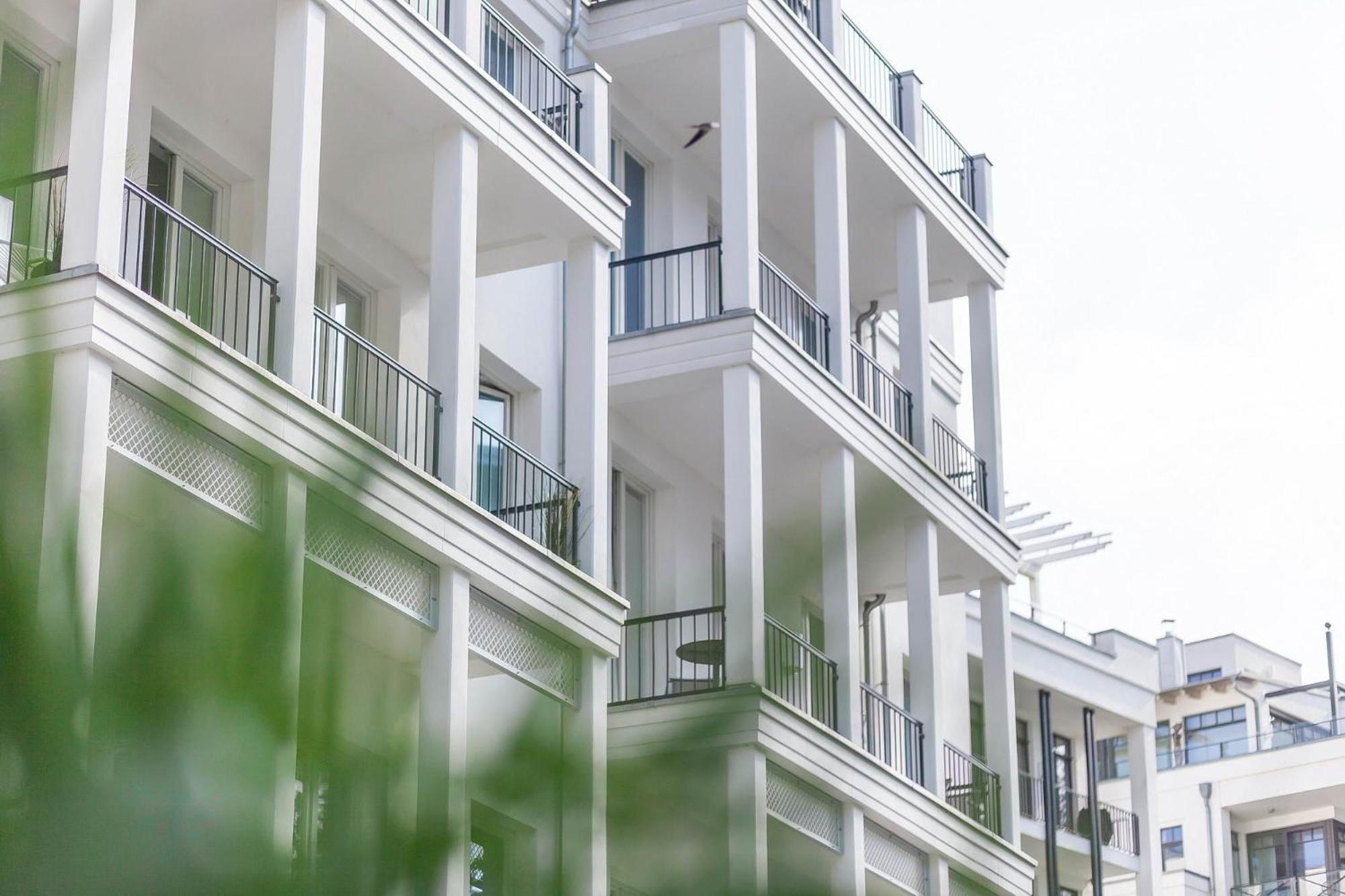 First White Pearl Appartement Sellin  Buitenkant foto